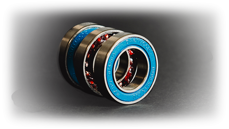 All bearings in our full suspension frames feature extra dedicated custom sealing for enhanced protection against dust, dirt, and moisture. Red Mobil grease provides effective lubrication over extended periods, ensuring minimal friction and optimal performance. MAX-type bearings provide over 30% more load capacity than caged bearings.