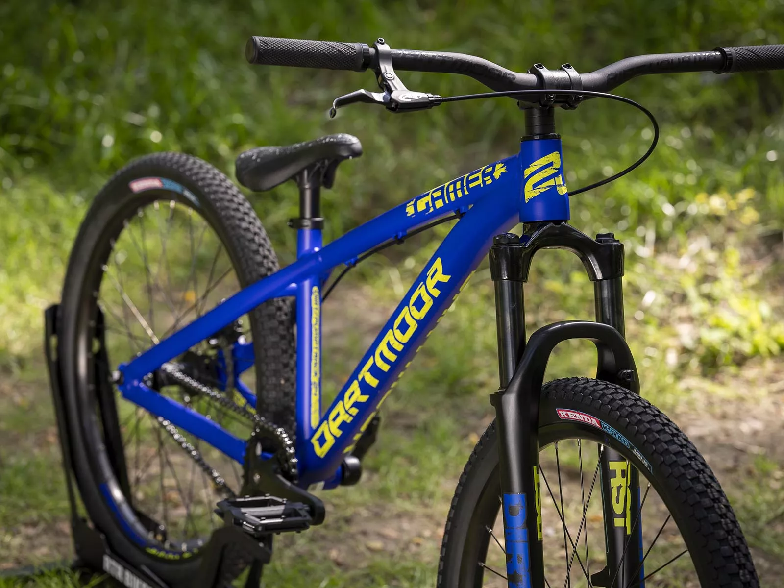 GAMER INTRO 24 Dartmoor bikes