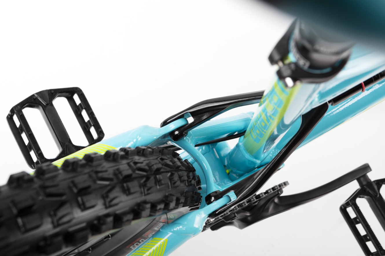 complete-bike-blackbird-pro-4 complete-bike-blackbird-pro-4